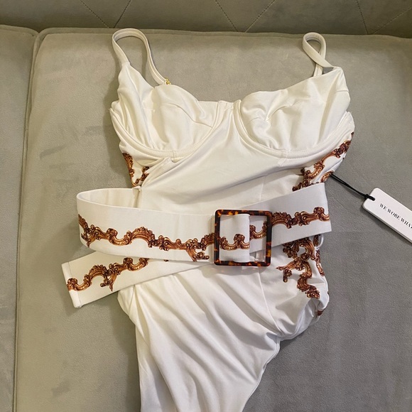 WEWOREWHAT Baroque Border one piece NEW WITH TAGS - Picture 1 of 8
